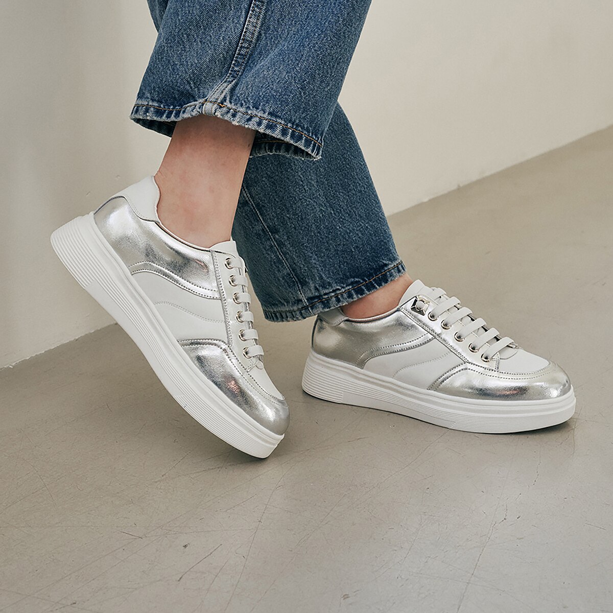 엘리자베스스튜어트 레더 라인 스니커즈 - 실버, 245mm