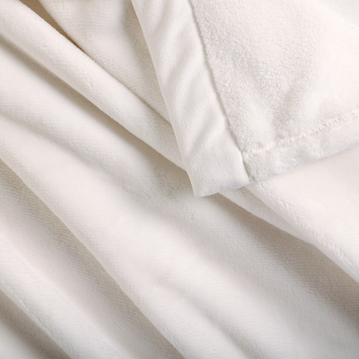 커클랜드 시그니춰 플러쉬 담요 180x200cm - 화이트