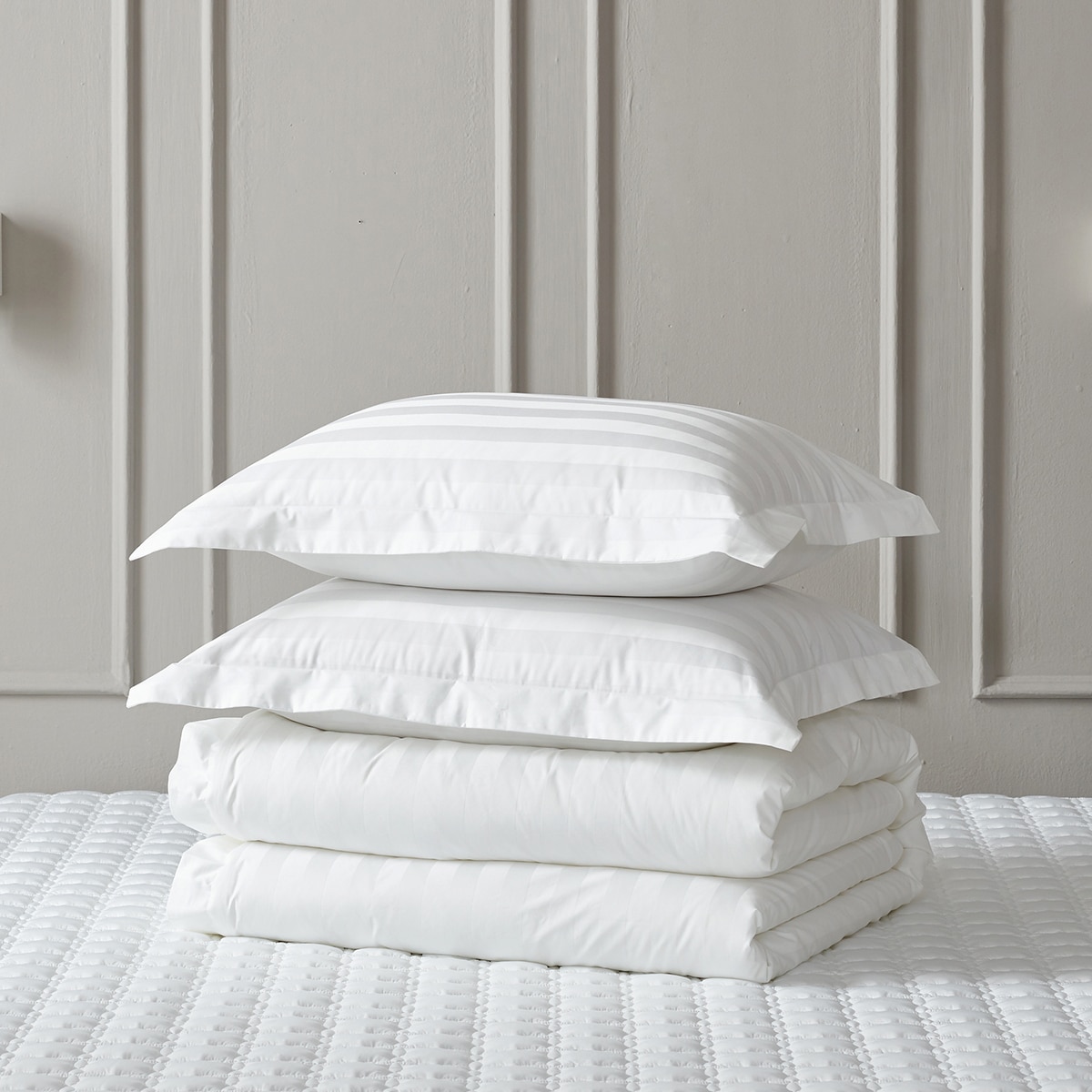 알러텍트 무봉제 호텔 이불 세트 - 퀸, 화이트 알러텍트 무봉제 호텔 이불 세트 - 퀸, 화이트