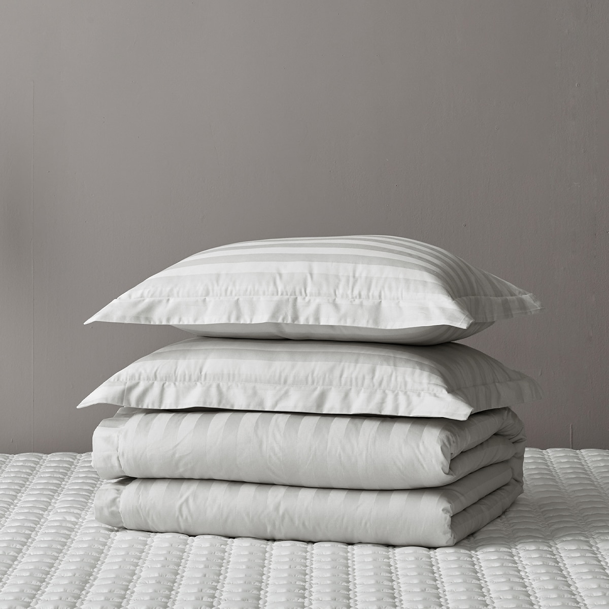 알러텍트 무봉제 호텔 이불 세트 - 퀸