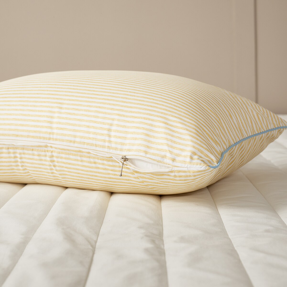 April At Home 알러지케어 다운필 베개 + 커버세트 - 옐로우