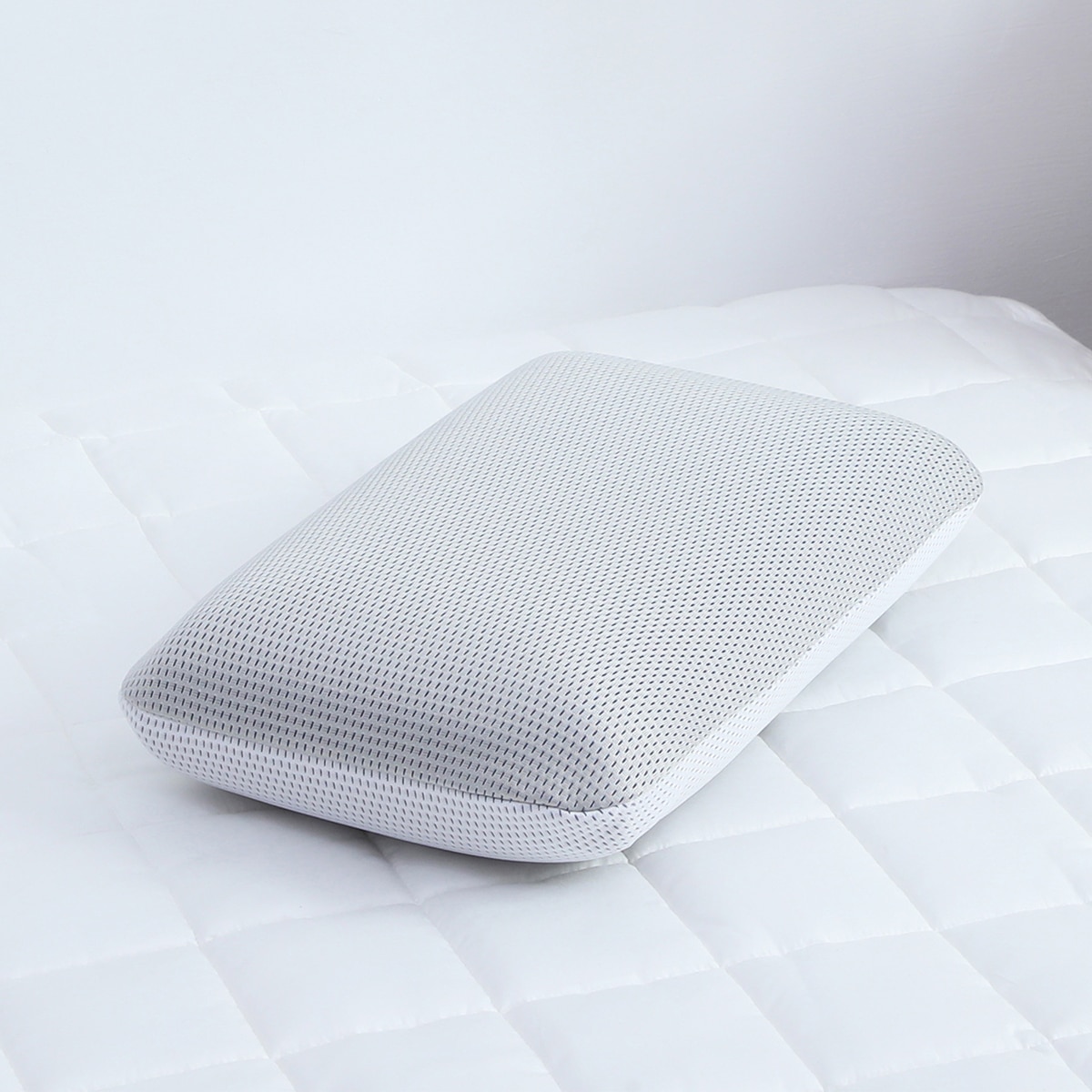 에이프릴앳홈 냉감 메쉬 메모리폼 베개 - 그레이 에이프릴앳홈 냉감 메쉬 메모리폼 베개 - 그레이
