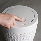 바스클립 라탄 라운드 플립형 쓰레기통 7L 2개