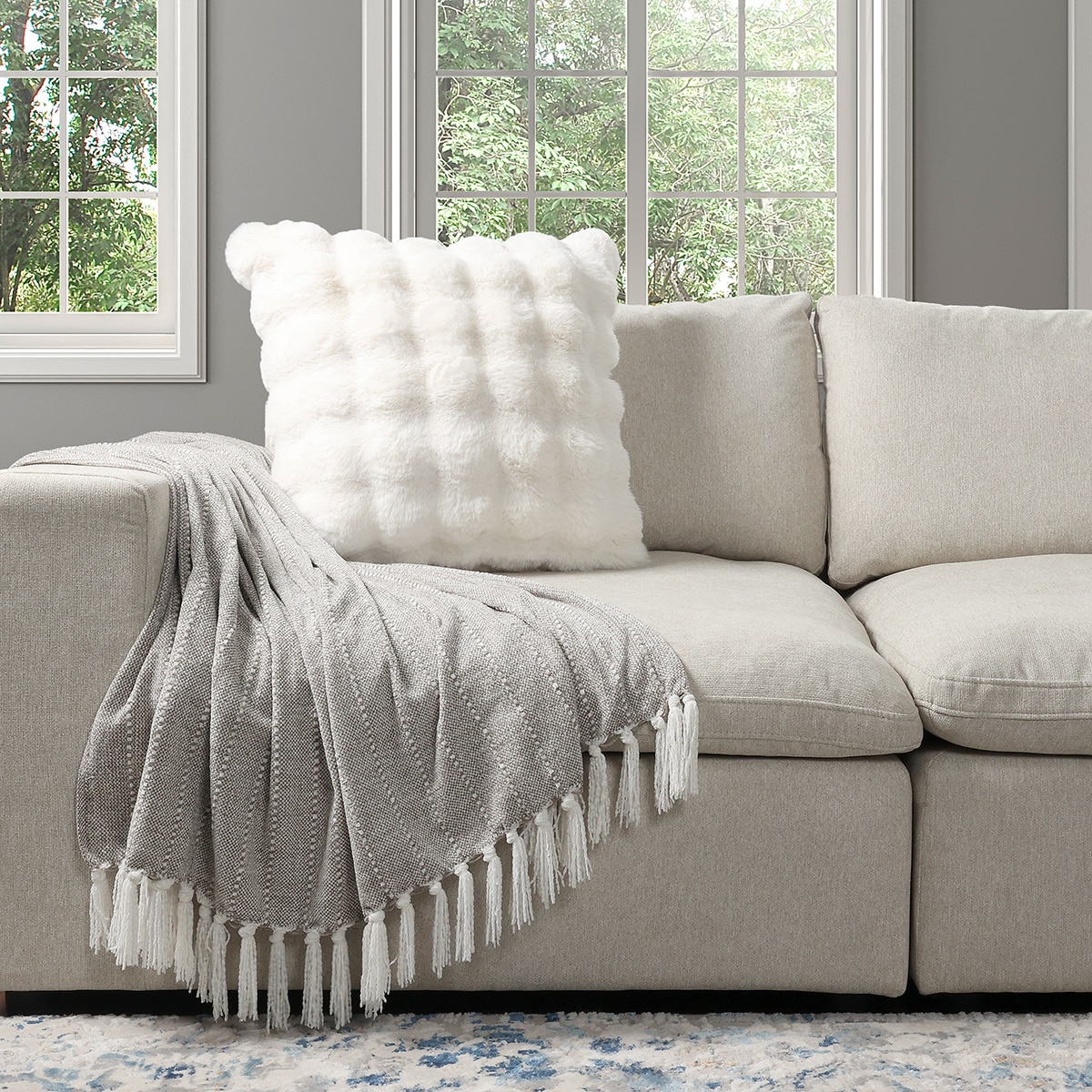 House & Home 인조 퍼 데코 쿠션 50x50cm - 크림 House & Home 인조 퍼 데코 쿠션 50x50cm - 크림