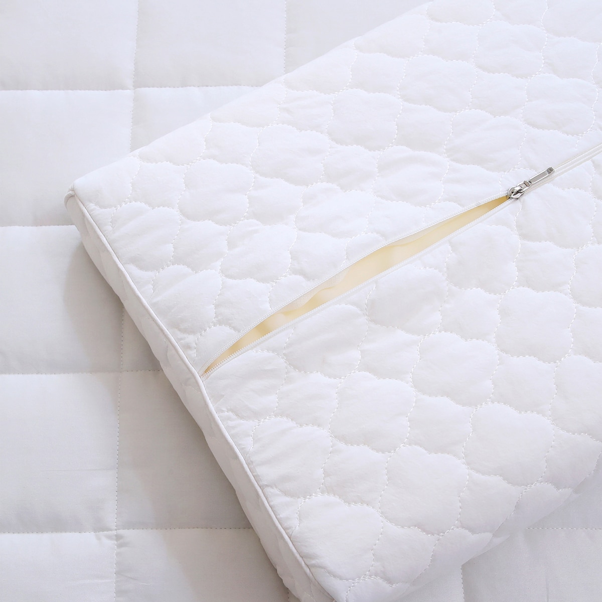 April At Home 고밀도 워싱면 방수 메모리폼 낮은베개 - 아이보리