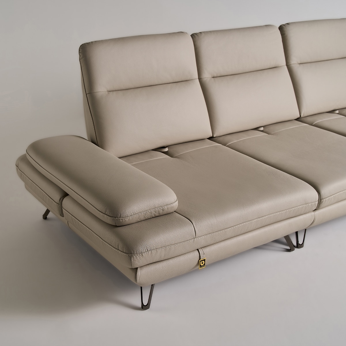 다우닝 모아나 스윙 전체 천연가죽 소파 3.5인