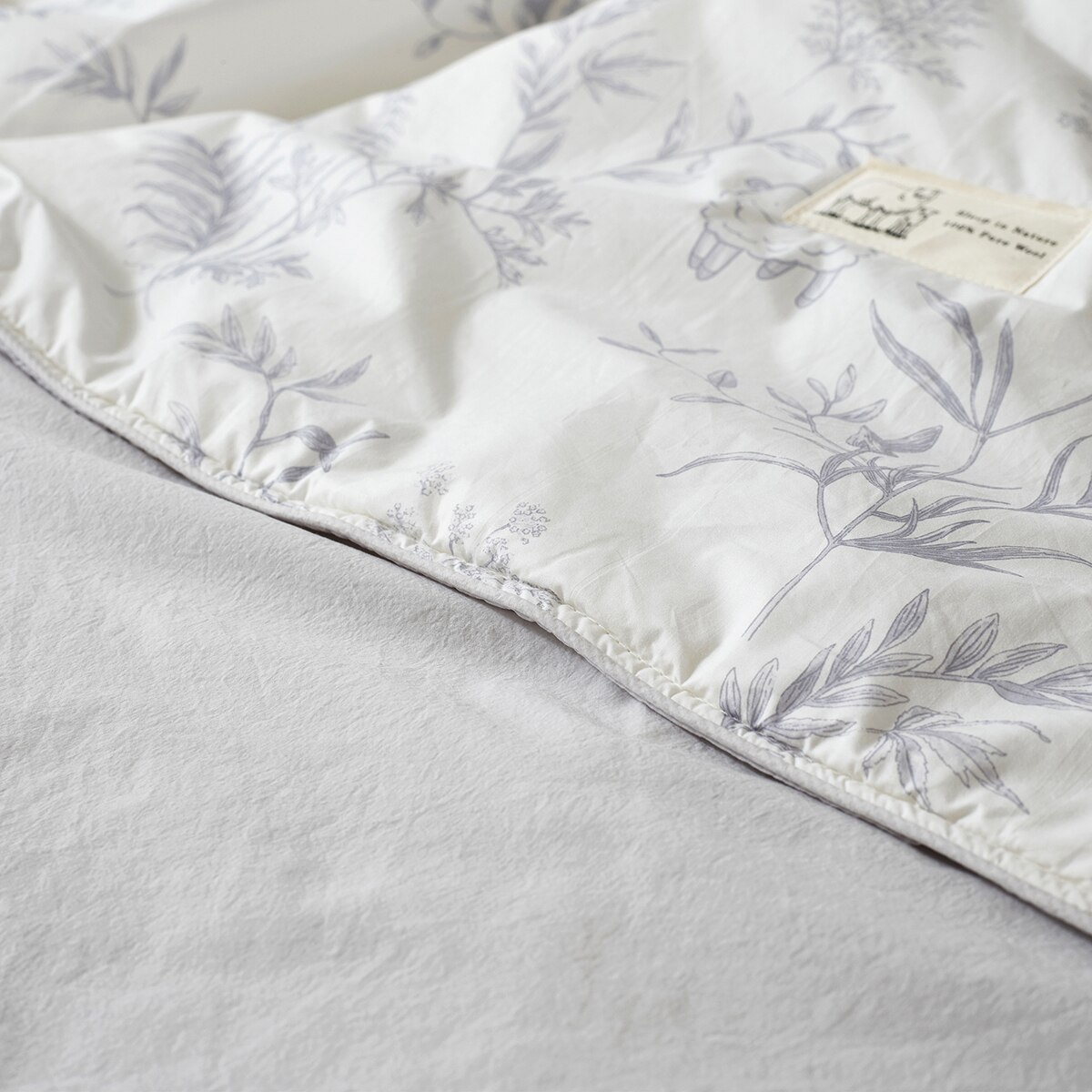 April At Home 80수면 프린트 파이핑 양모이불 - 퀸, 그레이