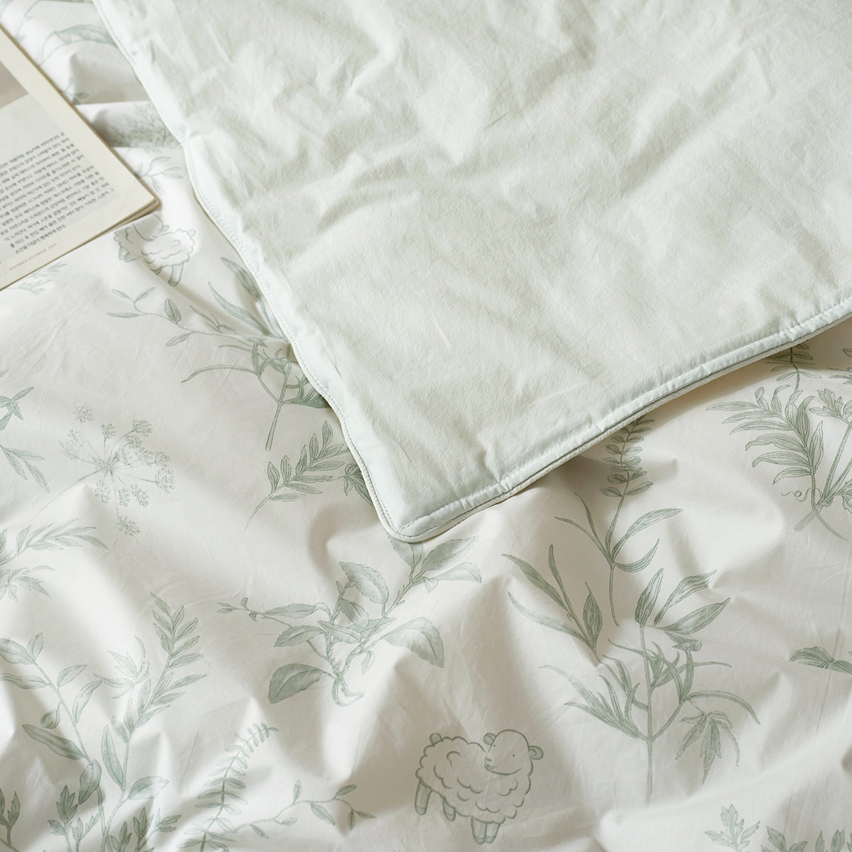 April At Home 80수면 프린트 파이핑 양모이불 - 퀸, 그린 April At Home 80수면 프린트 파이핑 양모이불 - 퀸, 그린