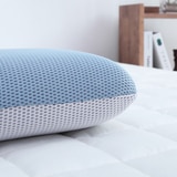 에이프릴앳홈 냉감 메쉬 메모리폼 베개 - 블루 에이프릴앳홈 냉감 메쉬 메모리폼 베개 - 블루