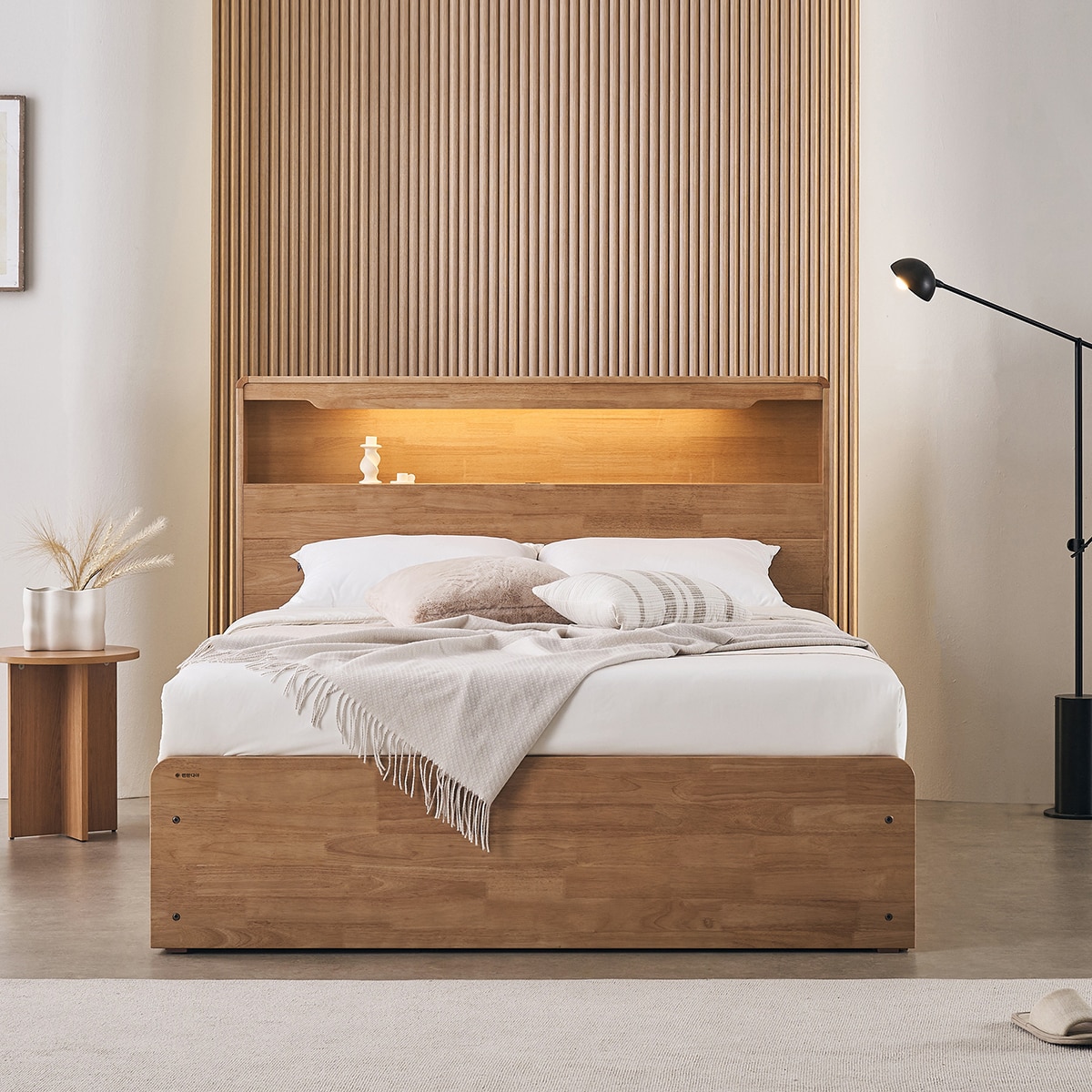 핀란디아 마로네 서랍형 침대 프레임 - 퀸