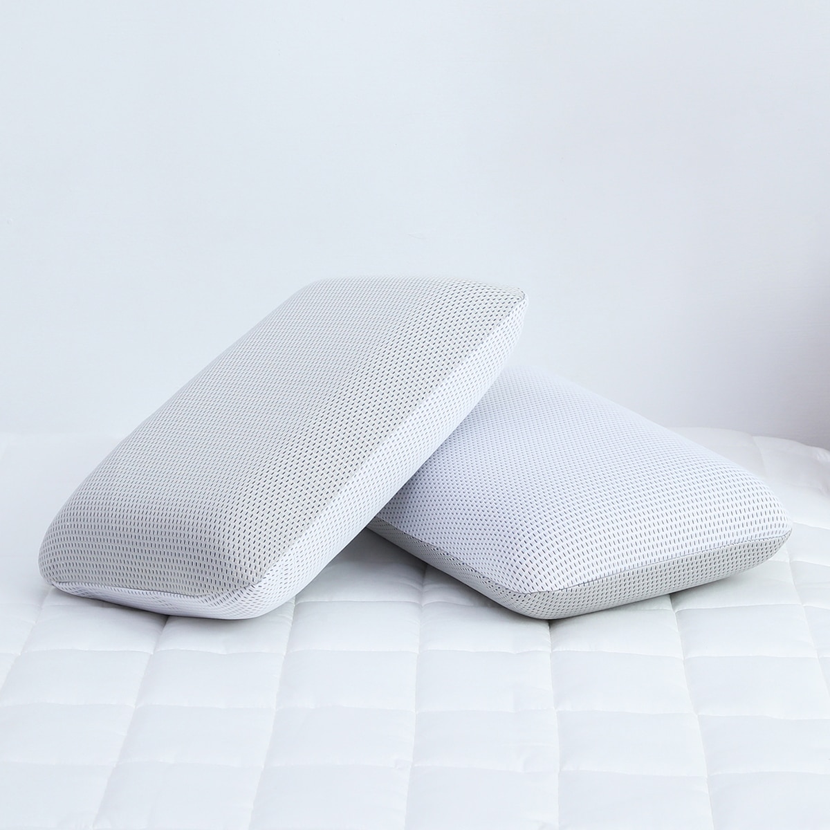 에이프릴앳홈 냉감 메쉬 메모리폼 베개 - 그레이 에이프릴앳홈 냉감 메쉬 메모리폼 베개 - 그레이