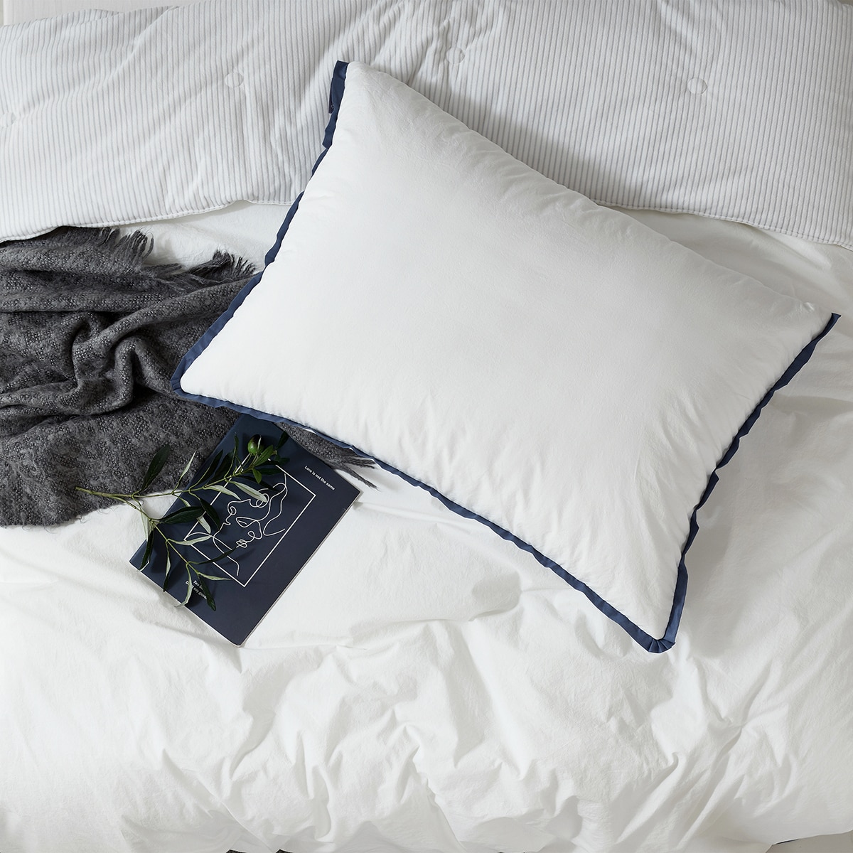 April At Home고밀도면 무봉제 극세사 양면차렵이불- SG, 화이트 April At Home고밀도면 무봉제 극세사 양면차렵이불- SG, 화이트