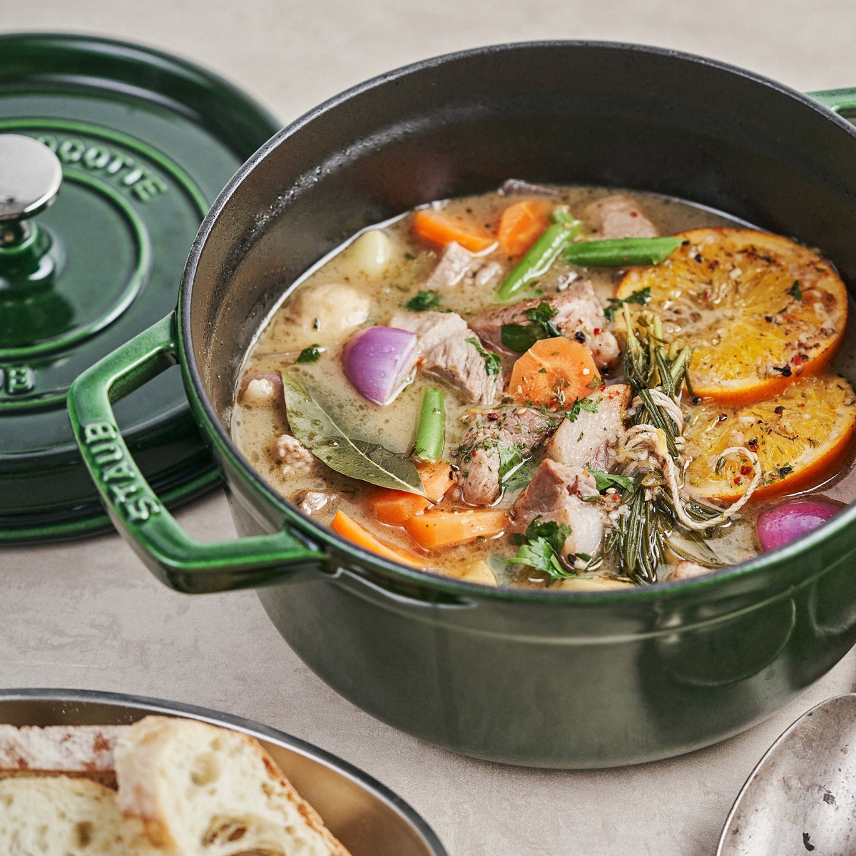 스타우브 라운드 꼬꼬떼 20cm - 바질그린 스타우브 라운드 꼬꼬떼 20cm - 바질그린