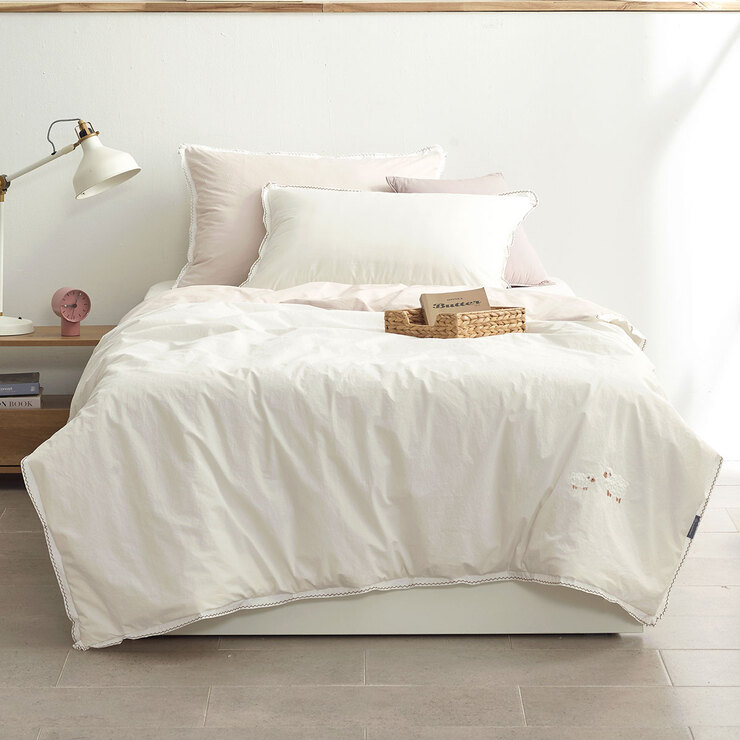 April At Home Pincoat Wool Comforter - Single 684882