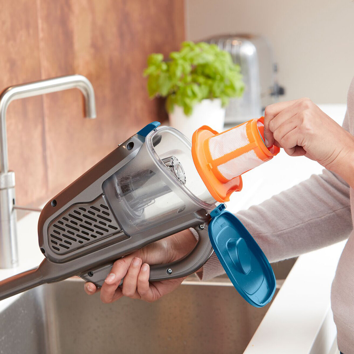 블랙앤데커 GEN11 무선 핸디 청소기 EBHHV320B02