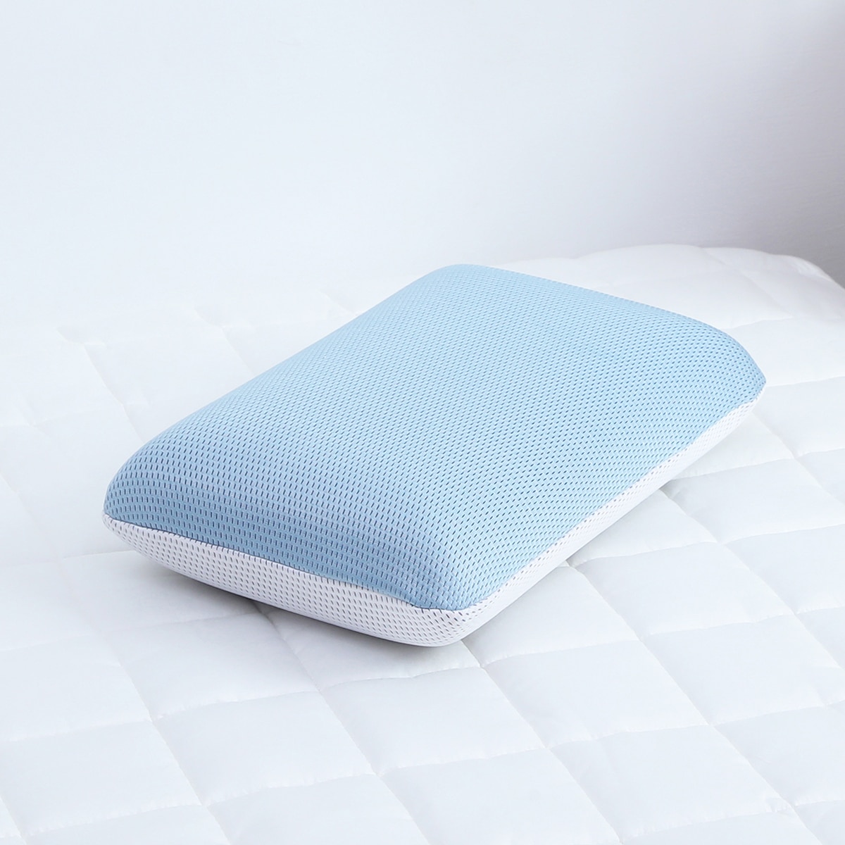 에이프릴앳홈 냉감 메쉬 메모리폼 베개 - 블루 에이프릴앳홈 냉감 메쉬 메모리폼 베개 - 블루