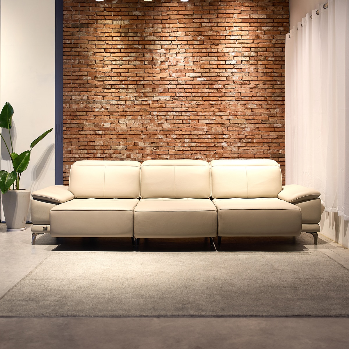 사트바 무빙헤드 통가죽 슬라이딩 소파 4인 사트바 무빙헤드 통가죽 슬라이딩 소파 4인