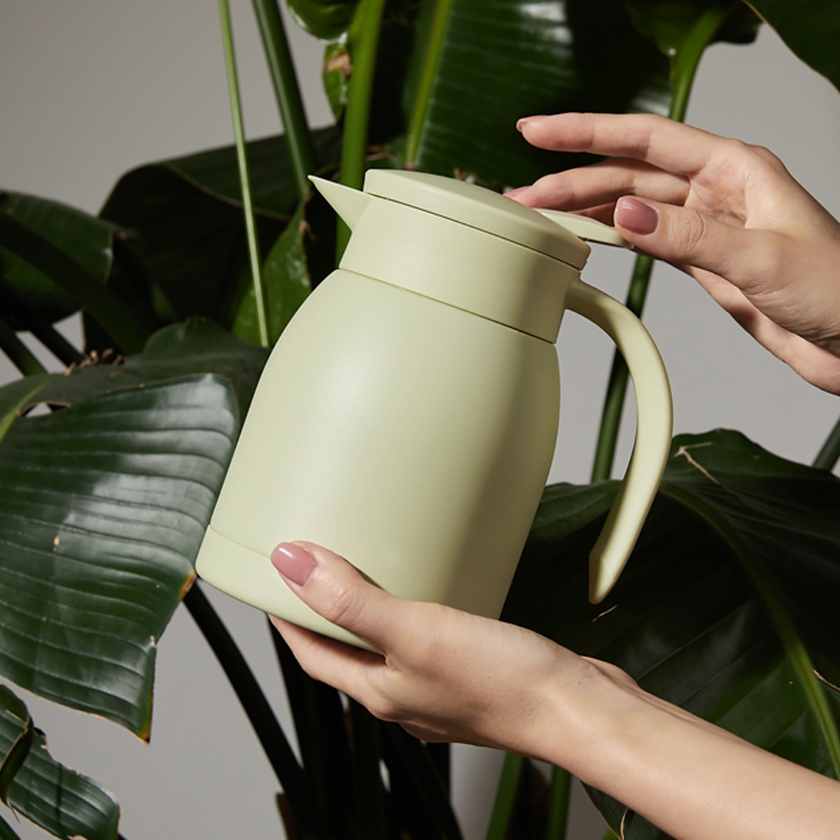 텀스 뉴 비비엔느 보온보냉 주전자 세트 2P - 모카그레이 & 애플그린 텀스 뉴 비비엔느 보온보냉 주전자 세트 2P - 모카그레이 & 애플그린