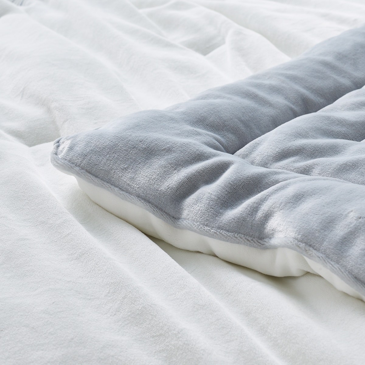 박홍근홈패션 자수 극세사 차렵이불 - 퀸, 화이트그레이 박홍근홈패션 자수 극세사 차렵이불 - 퀸, 화이트그레이