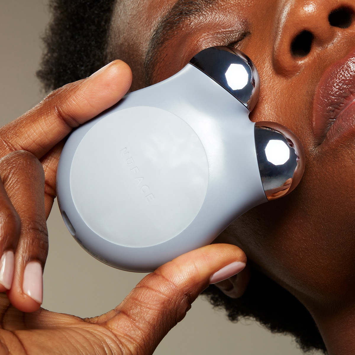 누페이스 미니 플러스 페이셜 토닝 디바이스 - 바이올렛 더스크