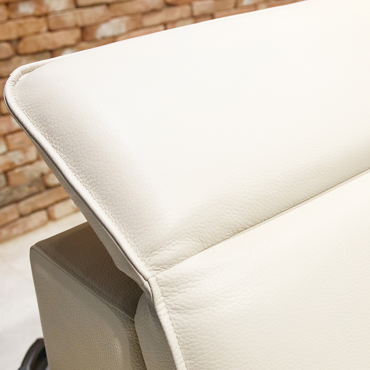 사트바 무빙헤드 통가죽 슬라이딩 소파 4인 사트바 무빙헤드 통가죽 슬라이딩 소파 4인