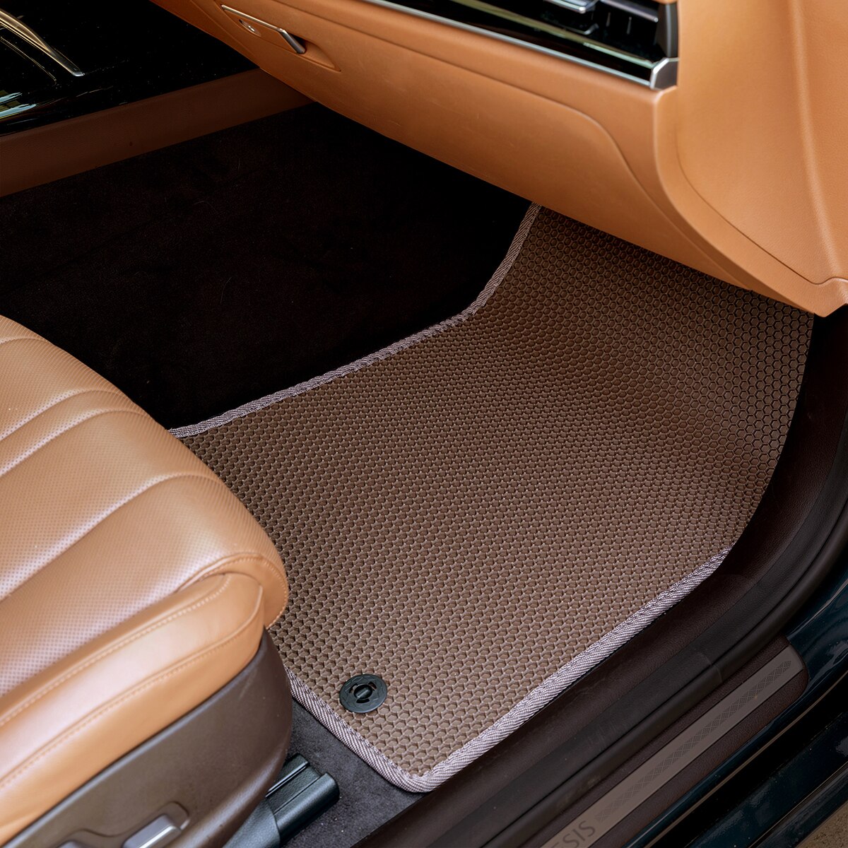 뉴베너 PVC 벌집 차량용 카매트 1열 - 브라운 뉴베너 PVC 벌집 차량용 카매트 1열 - 브라운