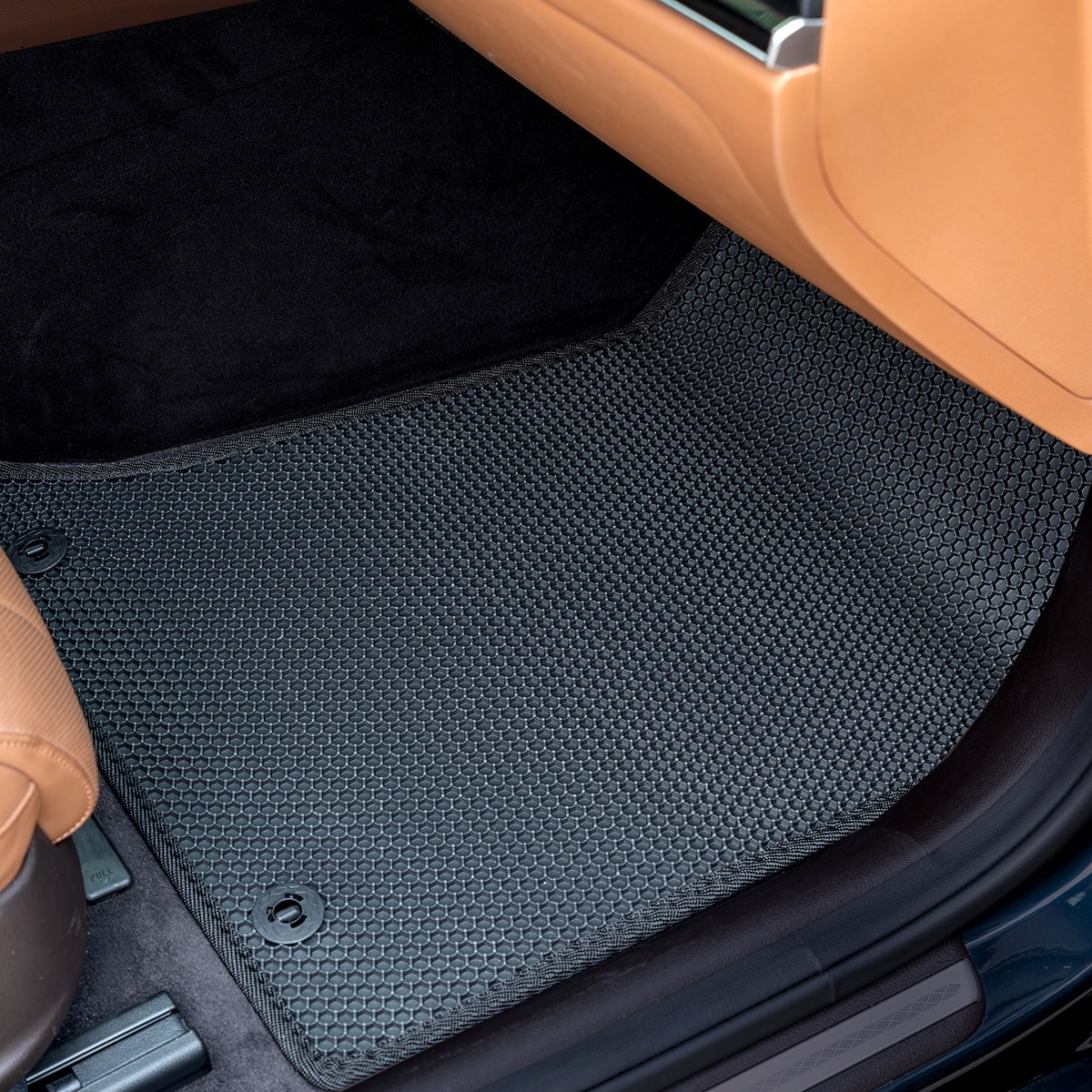 뉴베너 PVC 벌집 차량용 카매트 1+2열 - 블랙