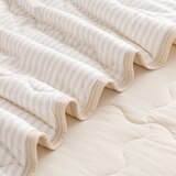 Berkshire 양면 쿨링 담요 152x178cm - 베이지스트라이프화이트