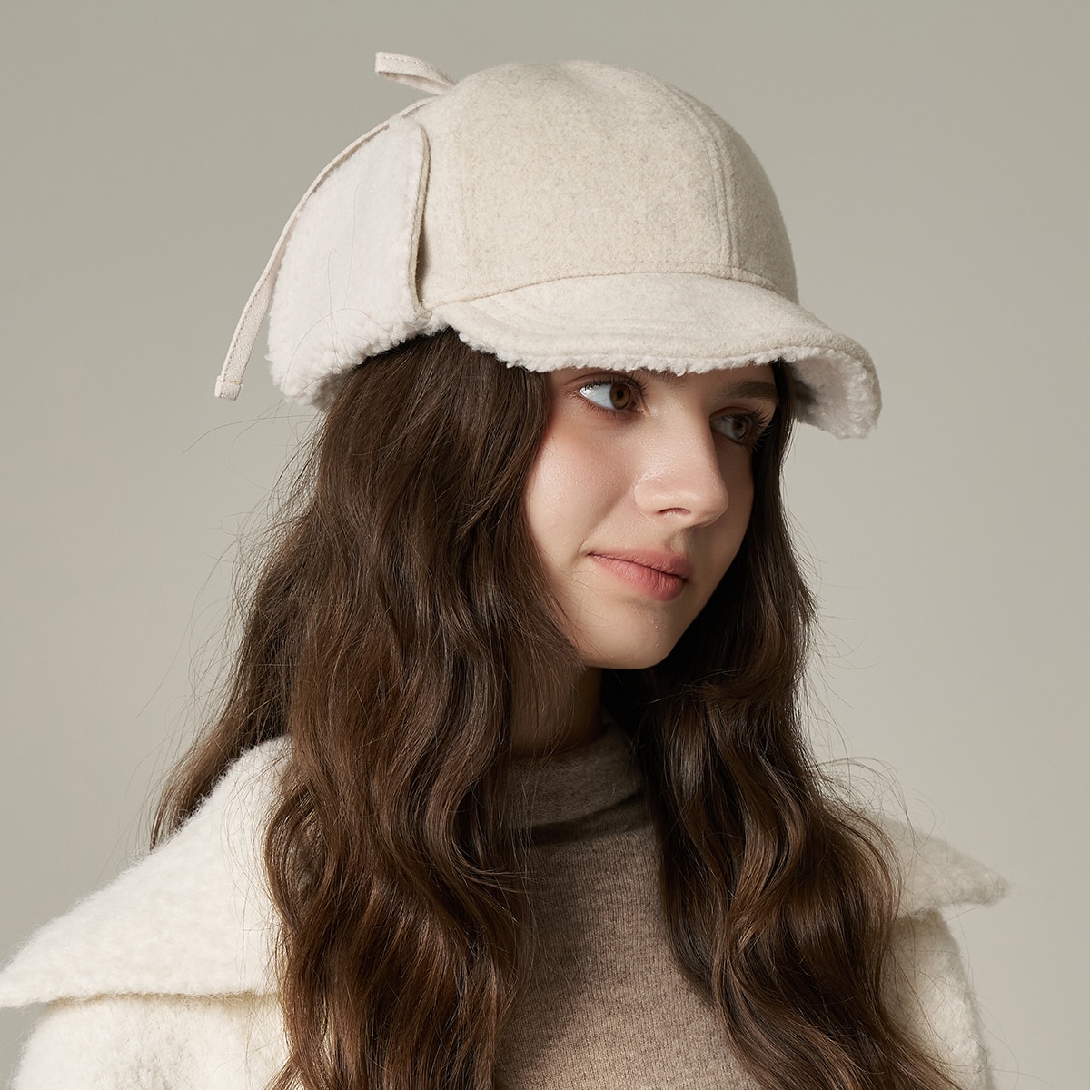 화이트샌즈 울 헤어 이어머프 캡 오비크