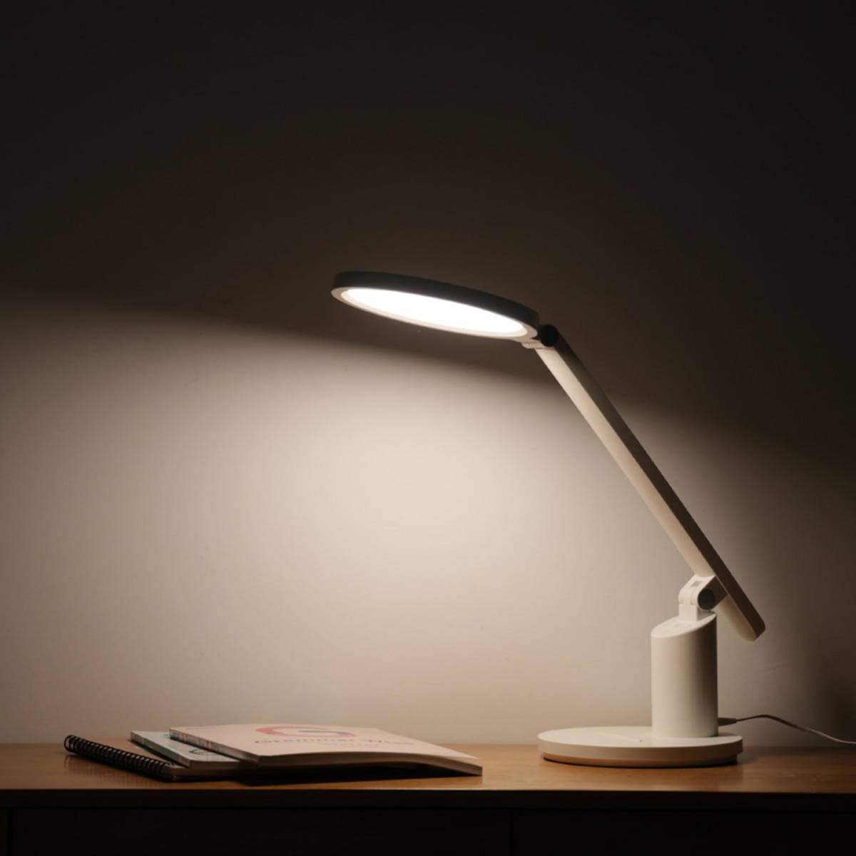 프리즘 LED 면광원 데스크 램프 PL-7200WH