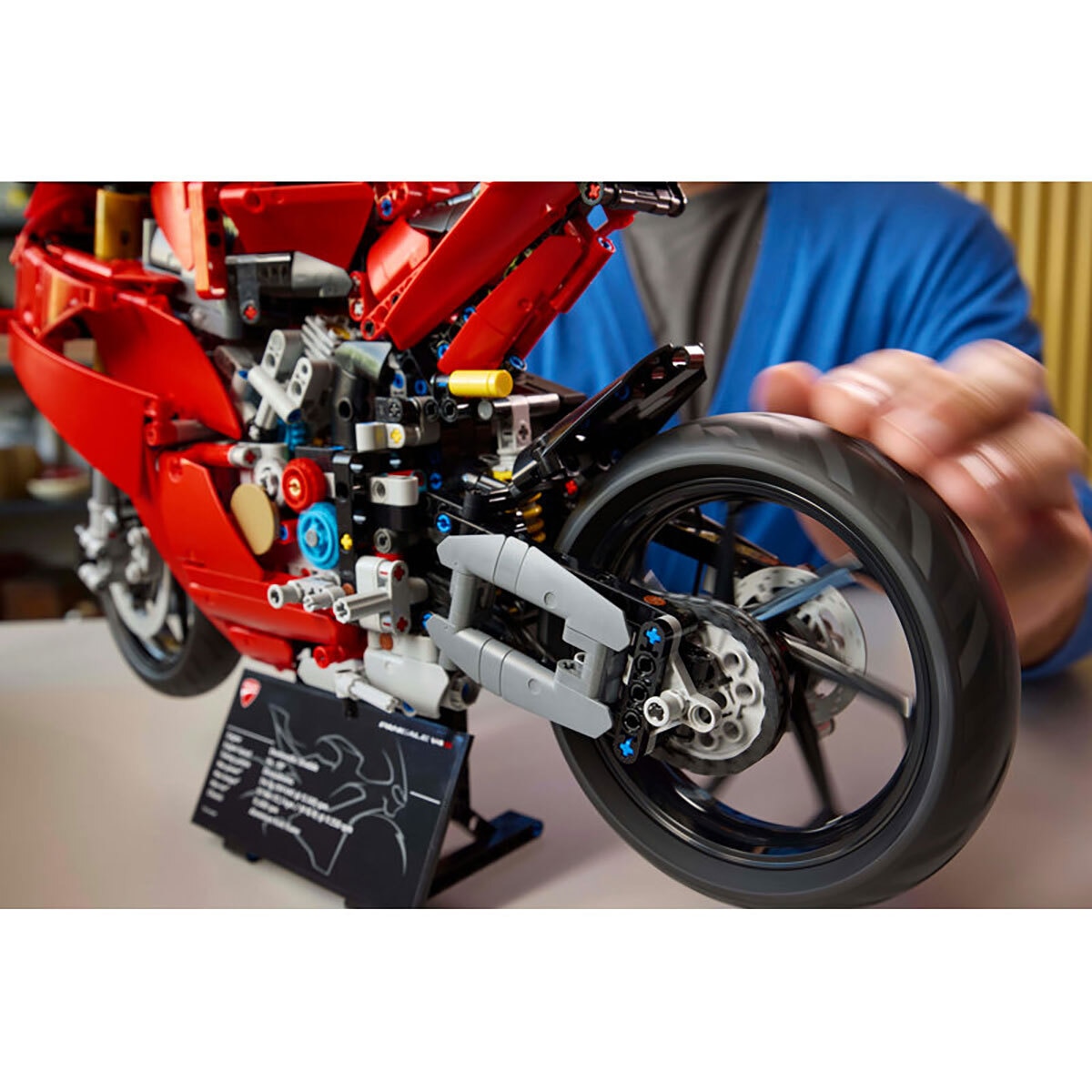 레고 테크닉 Ducati Panigale V4 S 모터사이클 42202