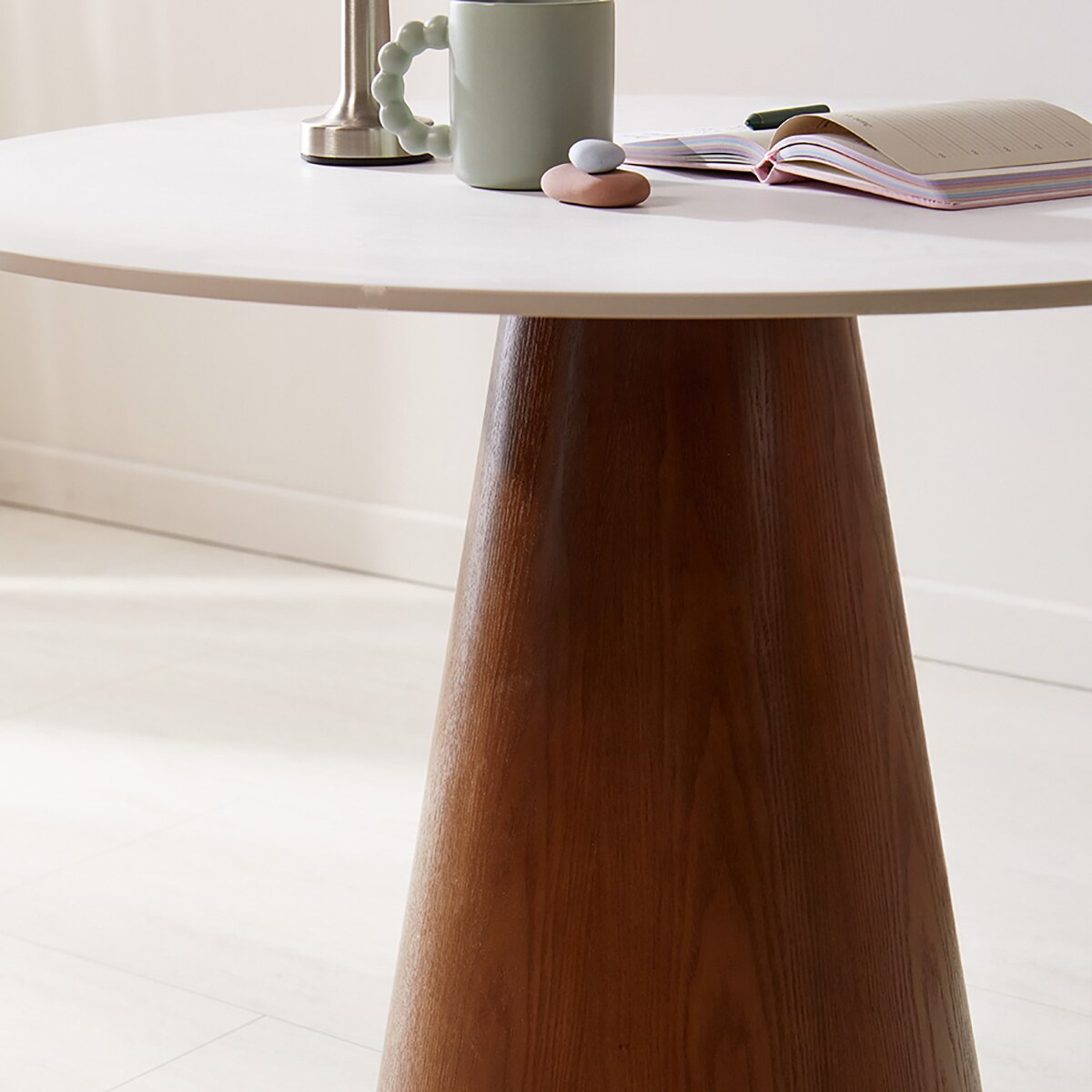 코아 원형 세라믹 식탁 세트 - 월넛