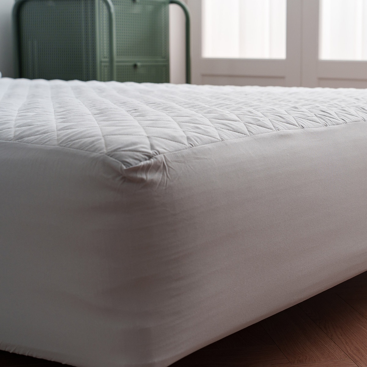 플로티나 방수 누빔 매트리스 커버 - 퀸 플로티나 방수 누빔 매트리스 커버 - 퀸