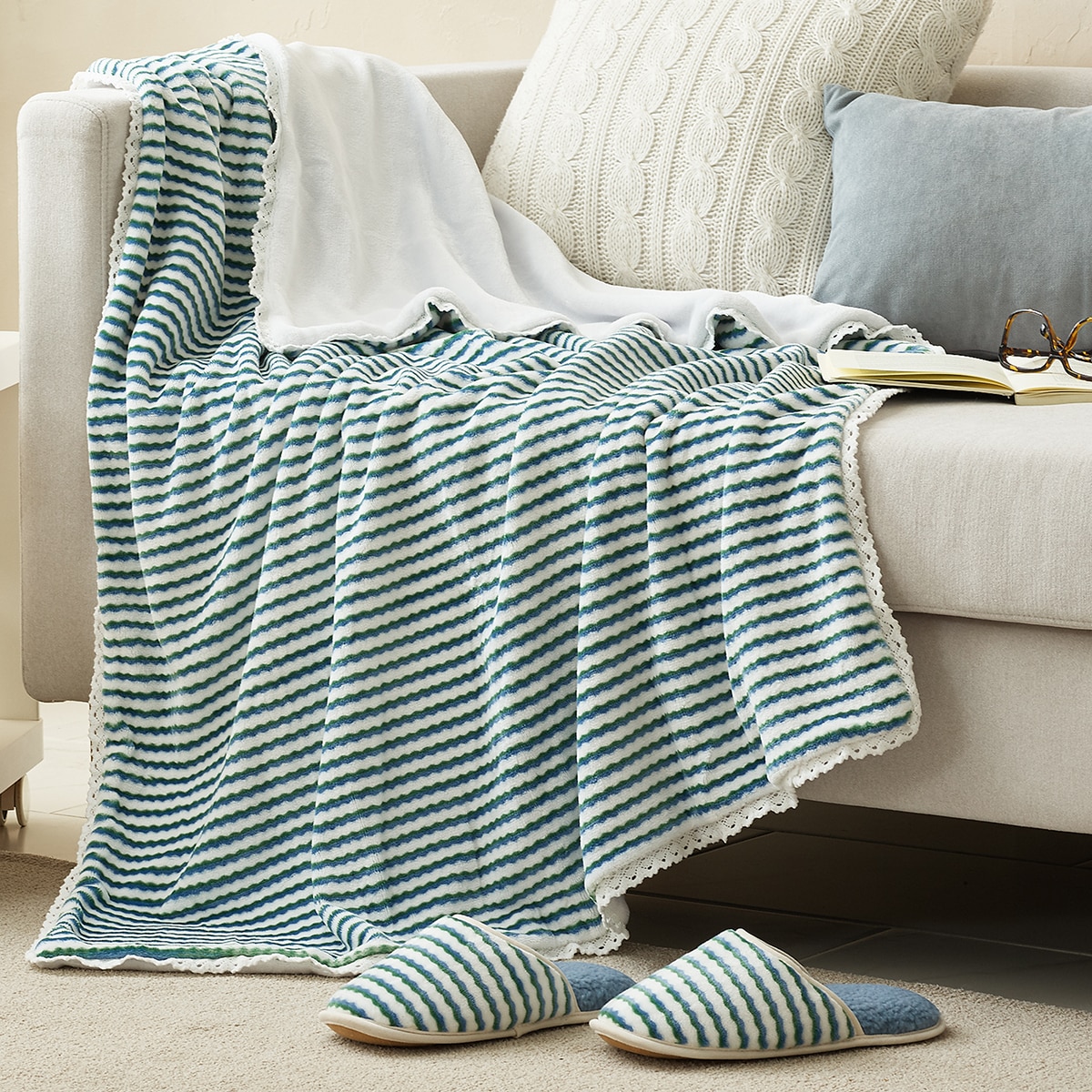 April At Home 플란넬 극세사 담요 슬리퍼 선물세트 - 레테(그린스트라이프) April At Home 플란넬 극세사 담요 슬리퍼 선물세트 - 레테(그린스트라이프)