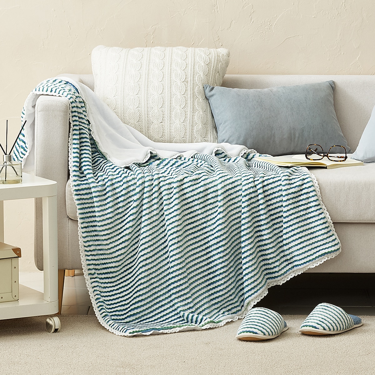 April At Home 플란넬 극세사 담요 슬리퍼 선물세트 - 레테(그린스트라이프) April At Home 플란넬 극세사 담요 슬리퍼 선물세트 - 레테(그린스트라이프)