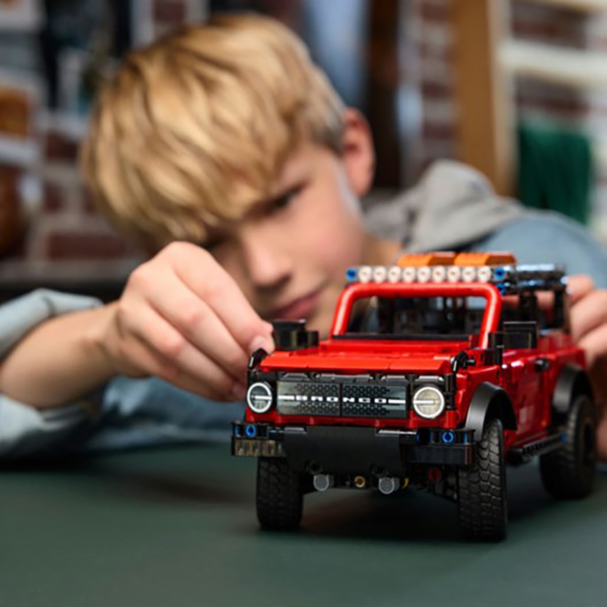 레고 애스턴 마틴 발키리 또는 포드 브롱코 SUV - 포드 브롱코 SUV