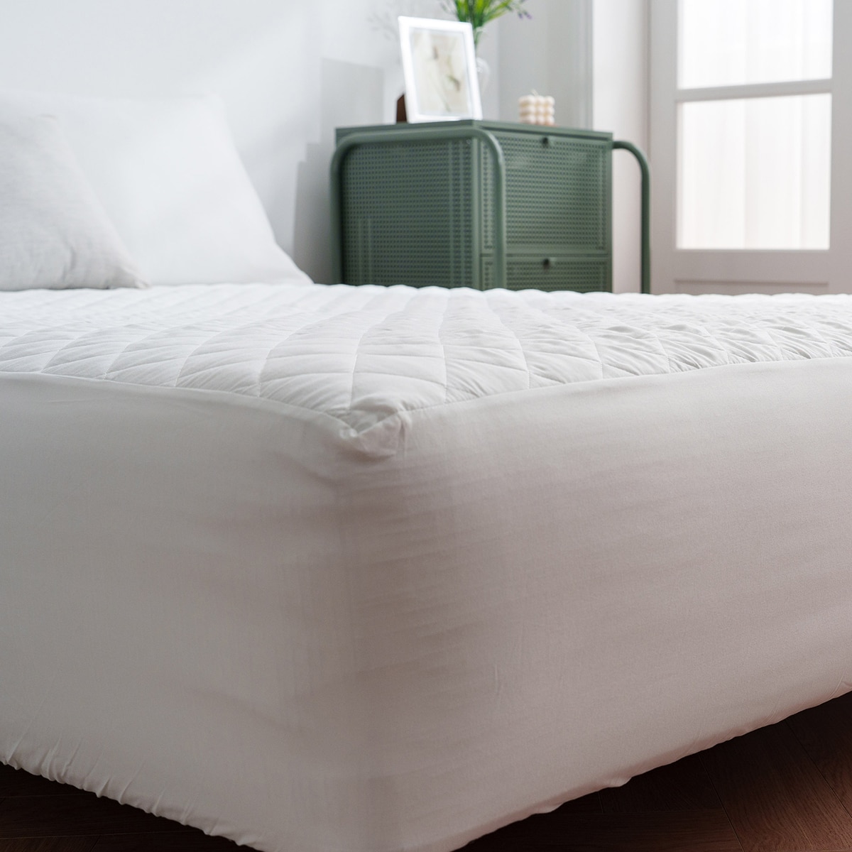 플로티나 방수 누빔 매트리스 커버 - 퀸 플로티나 방수 누빔 매트리스 커버 - 퀸