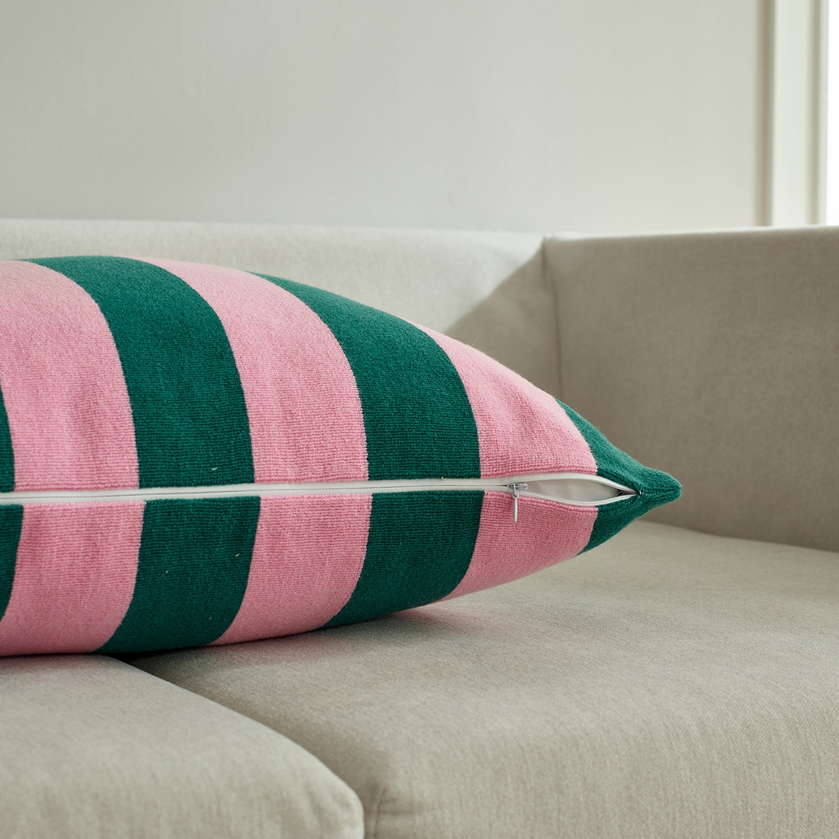 알러텍트 테리 데코 쿠션 - 그린/핑크